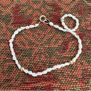 Small Perl ankle bracelet with gold clasp.